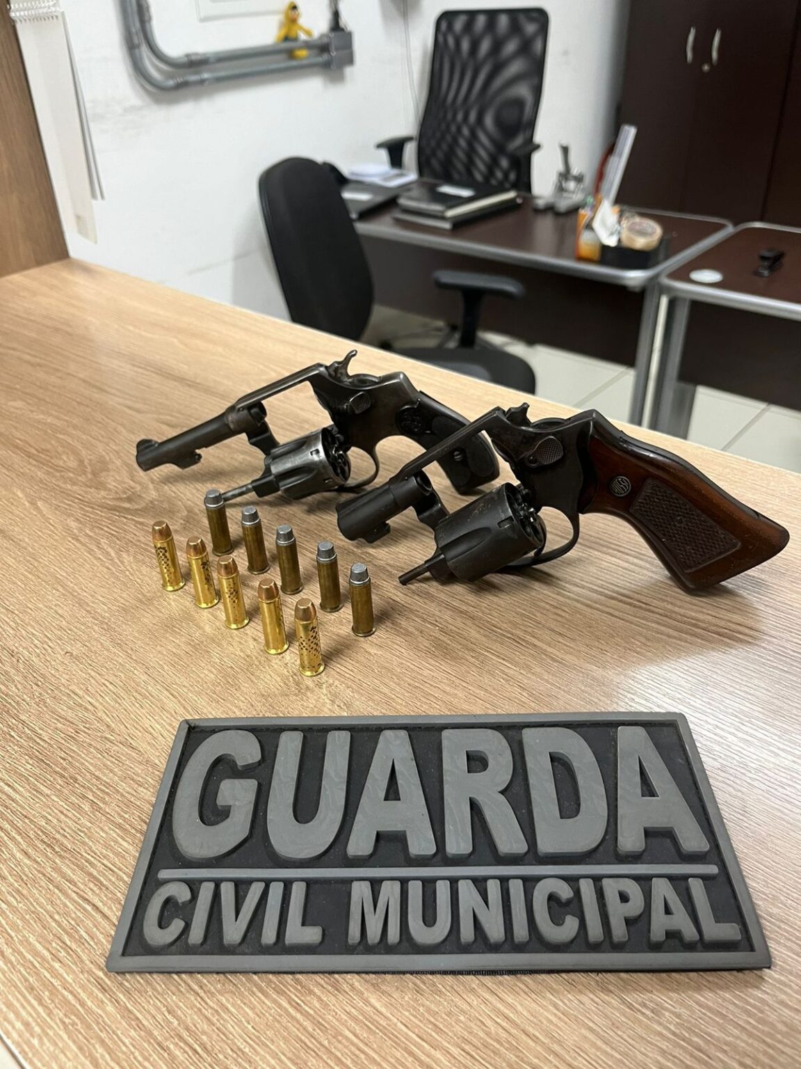 Homem Preso Armas De Fogo Em Artur Nogueira