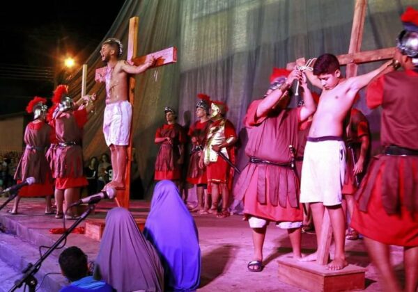 Encenação da Paixão de Cristo de Sertaneja acontece nesta sexta